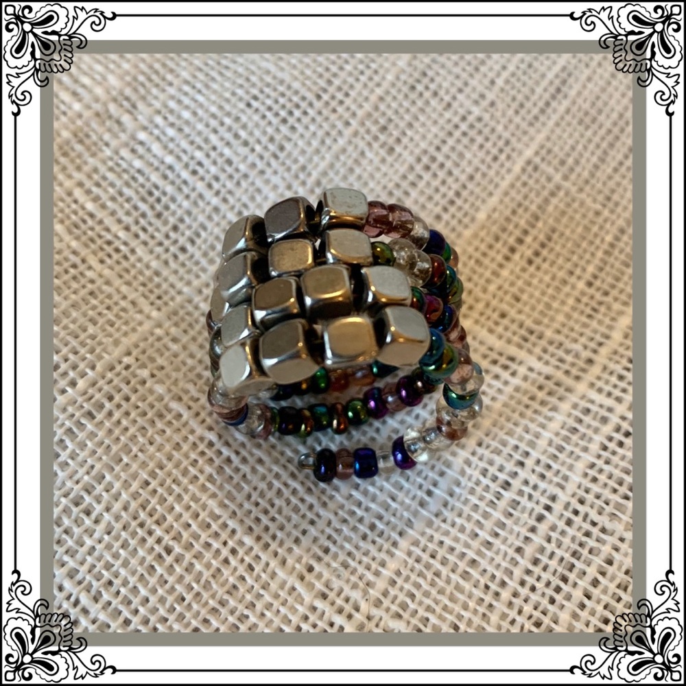 Beaded ring ONE SIZE 💍